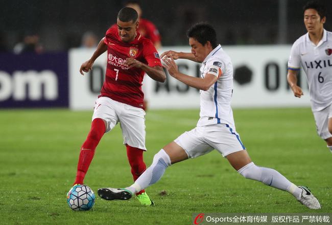 鹿岛鹿角后防联动升级，力求限制对方攻势(阿根廷后防线2022)